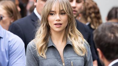 Suki Waterhouse zaradi preozkih hlač končala v bolnišnici