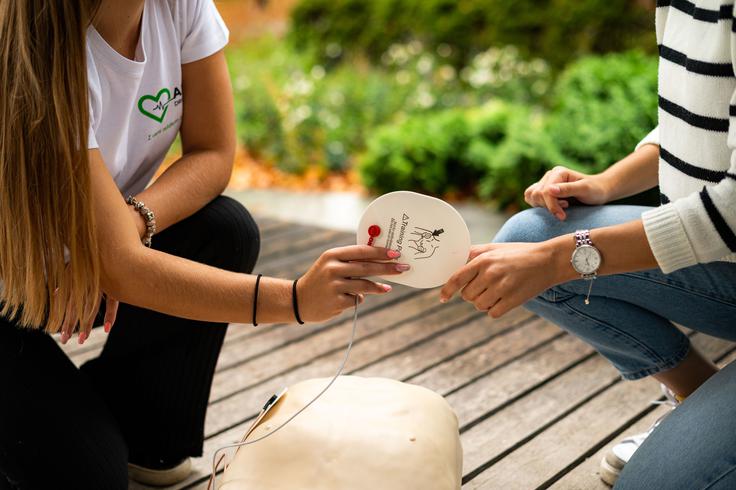 AED, defibrilatorji, zastoj srca | Foto: DRUŠTVO ZA SRČNO ŽILNE BOLEZNI AED