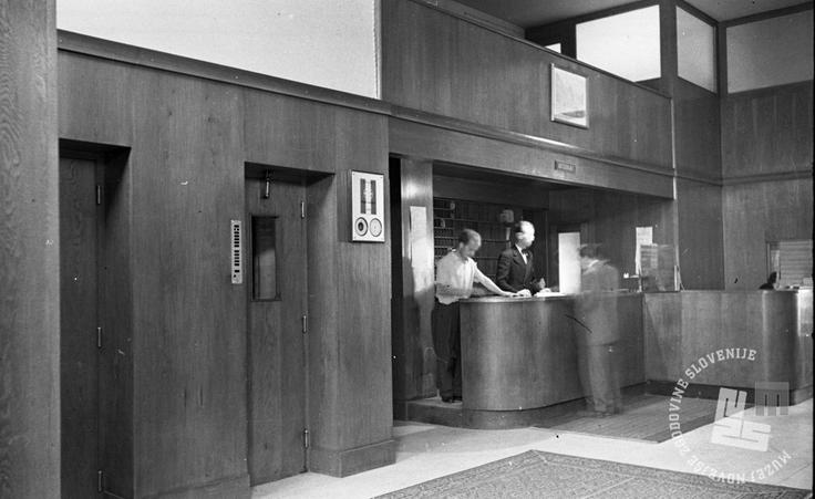 Notranjost Hotela Slon, Ljubljana, avgust 1947. Notranjost Hotela Slon, Ljubljana, avgust 1947. | Foto: Leon Jere, hrani: MNZS