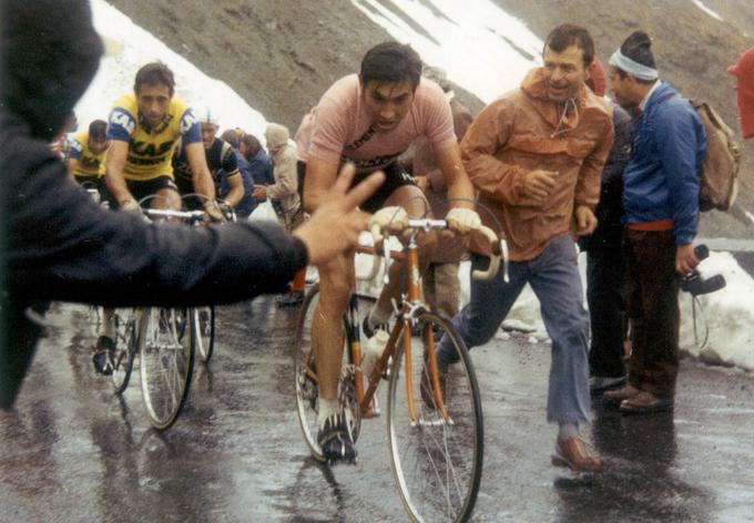 Sloviti Belgijec Eddy Merckx je na Stelviu leta 1972 ubranil rožnato majico. | Foto: Guliverimage