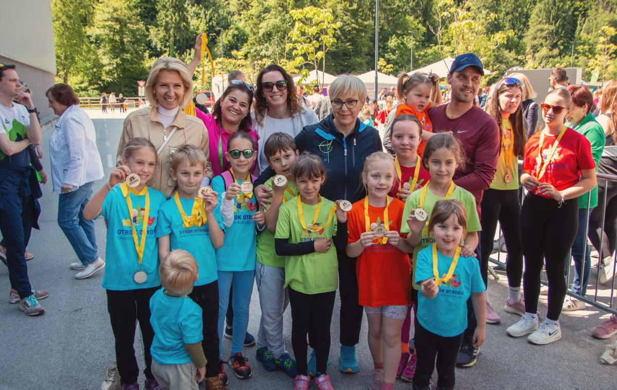 Plastika_Skaza | Zmagamo, ko si pomagamo! Zato je vsak, ki je pretekel dvesto ali osemsto metrov, domov odnesel zasluženo medaljo – ker je bil ta dan čisto vsak zmagovalec. | Foto Plastika Skaza