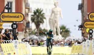 Kolesar, ki je sprožil evforijo, se seli v novo okolje