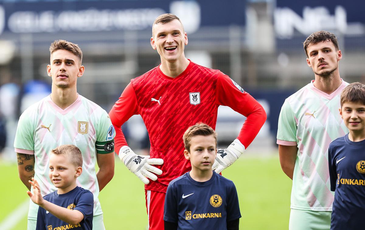 Matevž Vidovšek | Matevž Vidovšek v tej evropski sezoni v Stožicah sploh še ni prejel zadetka. | Foto Aleš Fevžer