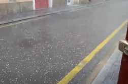 Na Obali toča in sodra, nevihtna aktivnost se bo le še stopnjevala #video