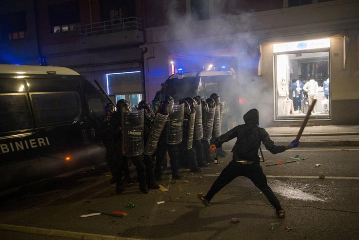 protesti, Gaza, podpora, aktivisti, policija, Palestina | Foto: Reuters