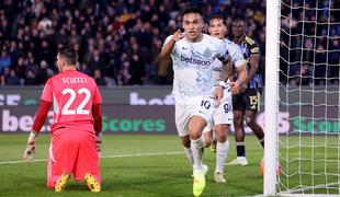 Gneča na vrhu serie A. Napoli ugnal Romo, Interjev Martinez kralj strelcev.