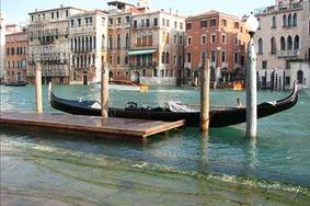 Benetke: vodno mesto ljubezni in pustnih mask