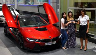 To je BMW i8, ki ga je dobila princesa iz Abu Dabija