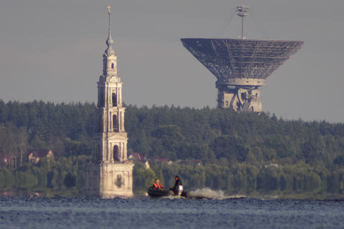 Kaljazin | Radijski teleskop v Kaljazinu leži v bližine reke Volge. | Foto Guliverimage