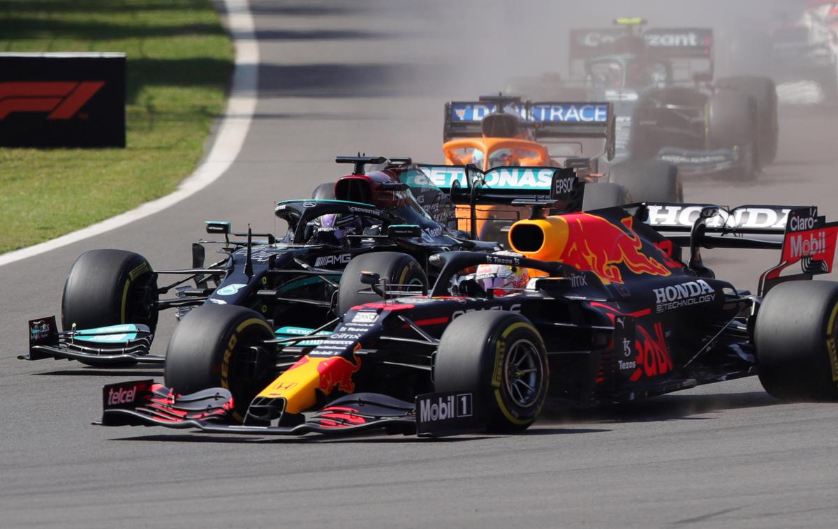 Max Verstappen Red Bull Mehika | Max Verstappen je v prvem zavoju prehitel Lewisa Hamiltona. | Foto Reuters