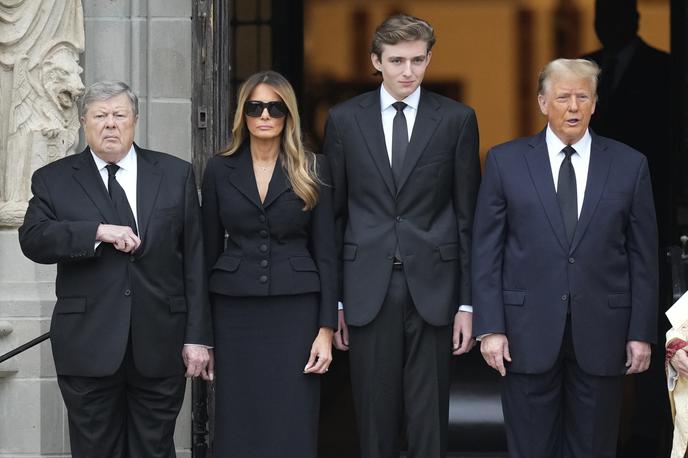 Družina Trump | Viktor Knavs s hčerko Melanio, vnukom Barronom in zetom Donaldom Trumpom. | Foto Guliverimage