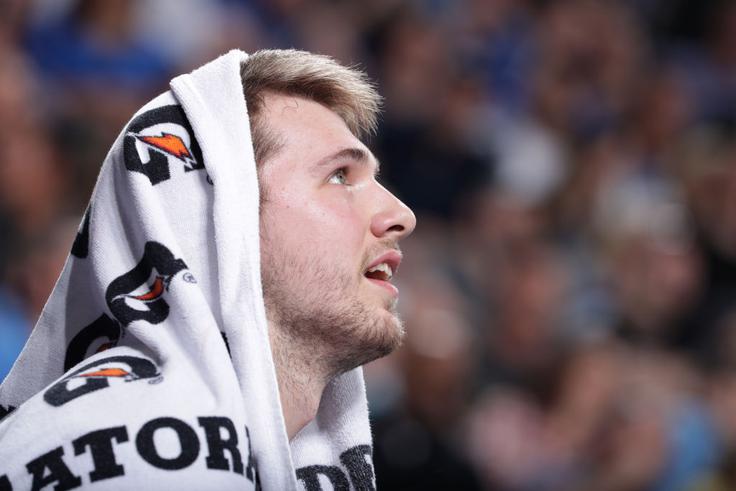 Luka Dončić je lani osvojil vse: prvak, član najboljše peterke, MVP sezone, MVP finala in najboljši mladi igralec. | Foto: Gulliver/Getty Images