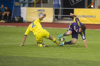 Video: Francoz spet v polno, Maribor spet zmagal