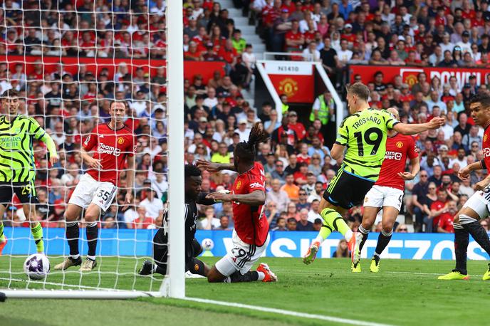 Arsenal Manchester United Leandro Trossard | Leandro Trossard je zadel v 20. minuti, podal mu je Kai Havertz. To je bil tudi izid prvega polčasa. | Foto Reuters