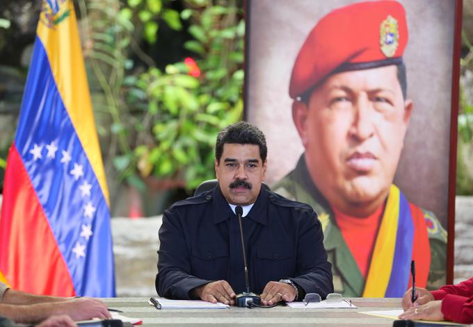 Od leta 2013, ko je umrl Hugo Chavez, Venezuelo vodi njegov dolgoletni zvesti privrženec Nicolas Maduro. Chavezova zmaga na volitvah leta 1998 (oblast je prevzel leta 1999) je bila del vala zmag levičarskih politikov po številnih latinskoameriških državah (Bolivija, Čile, Argentina, Brazilija ...). Ta levi val se je v zadnjih letih ustavil (Argentina, Brazilija ...). | Foto: Reuters