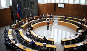 Poslanci potrdili novo varuhinjo človekovih pravic in guvernerja Banke Slovenije