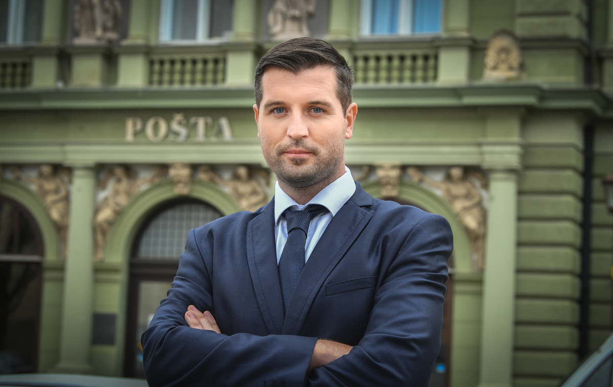 Posta_TomazKokot | Tomaž Kokot, tudi svetnik stranke SDS v občini Poljčane, je na čelo Pošte Slovenije kot začasni direktor prišel marca 2021, ko je vodenje družbe sporazumno po skoraj desetih letih prekinil Boris Novak.