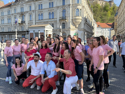 Ob jubileju: Čuki skupaj s tekačicami ustvarili himno