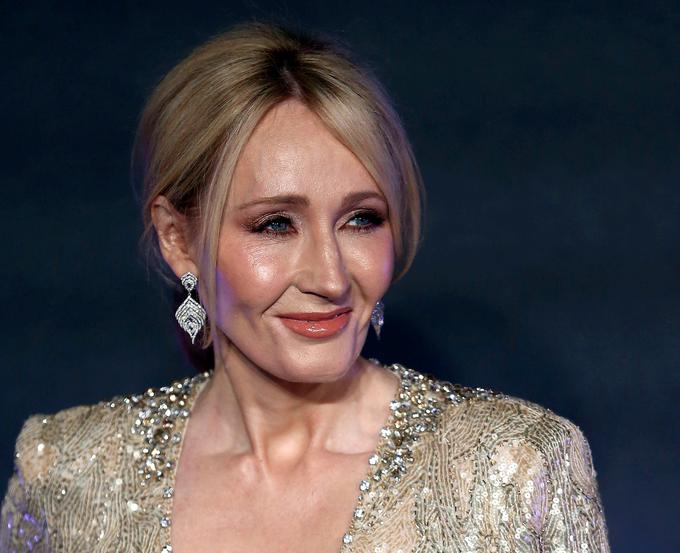 Avtorica knjige Zelo dobra življenja, ki je kot nalašč za tiste, ki so zaključili srednjo šolo ali pa prva tri leta fakultete, je angleška pisateljica J. K. Rowling. | Foto: Reuters