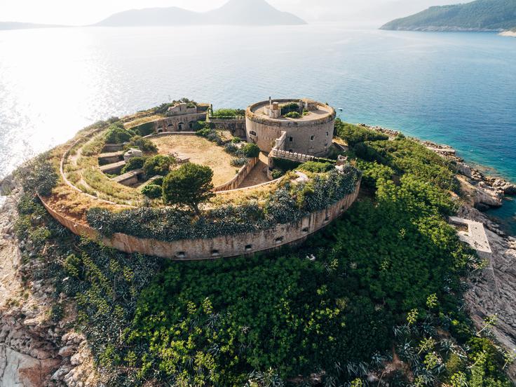 Trdnjava Mamula pred prenovo ... | Foto: Shutterstock