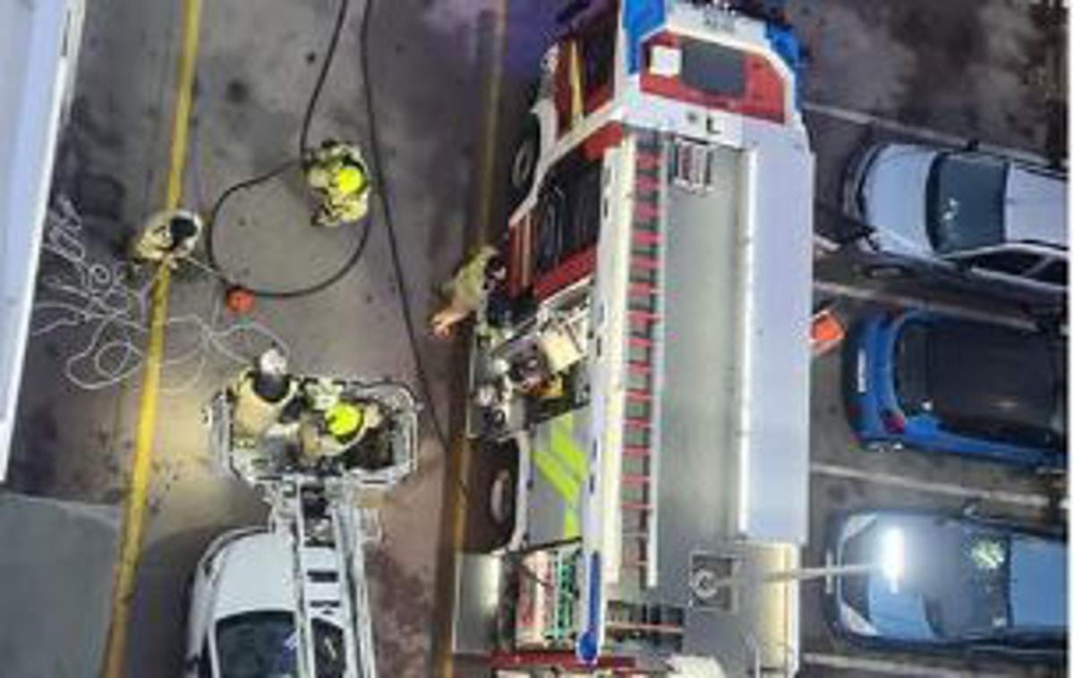 požar Celje | Gasilci so imeli težave z dostopom do kraja požara, so opozorili pri policiji.  | Foto Facebook /PGD Celje Gabrje