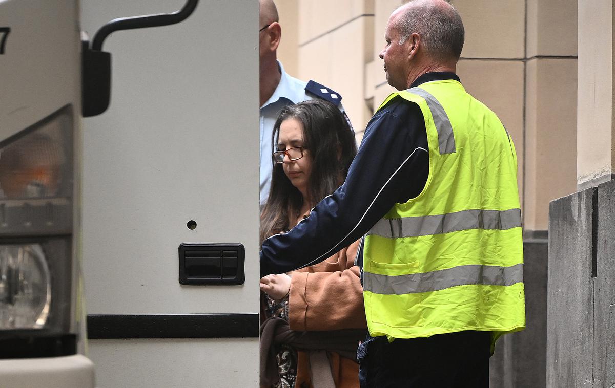 Erin Patterson, morilka, dosmrtna zaporna kazen, zelene mušnice | Patterson naj bi sicer v preteklosti že večkrat želela zastrupiti moža. V pričanjih pred sojenjem je Simon Patterson dejal, da ga je žena že več let pred tem poskušala zastrupiti s hrano, nekoč je tudi več tednov preživel v komi. | Foto Reuters