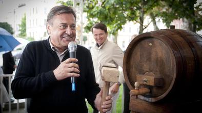 Janković s sodom merlota odprl ljubljanski vinski sejem (foto)