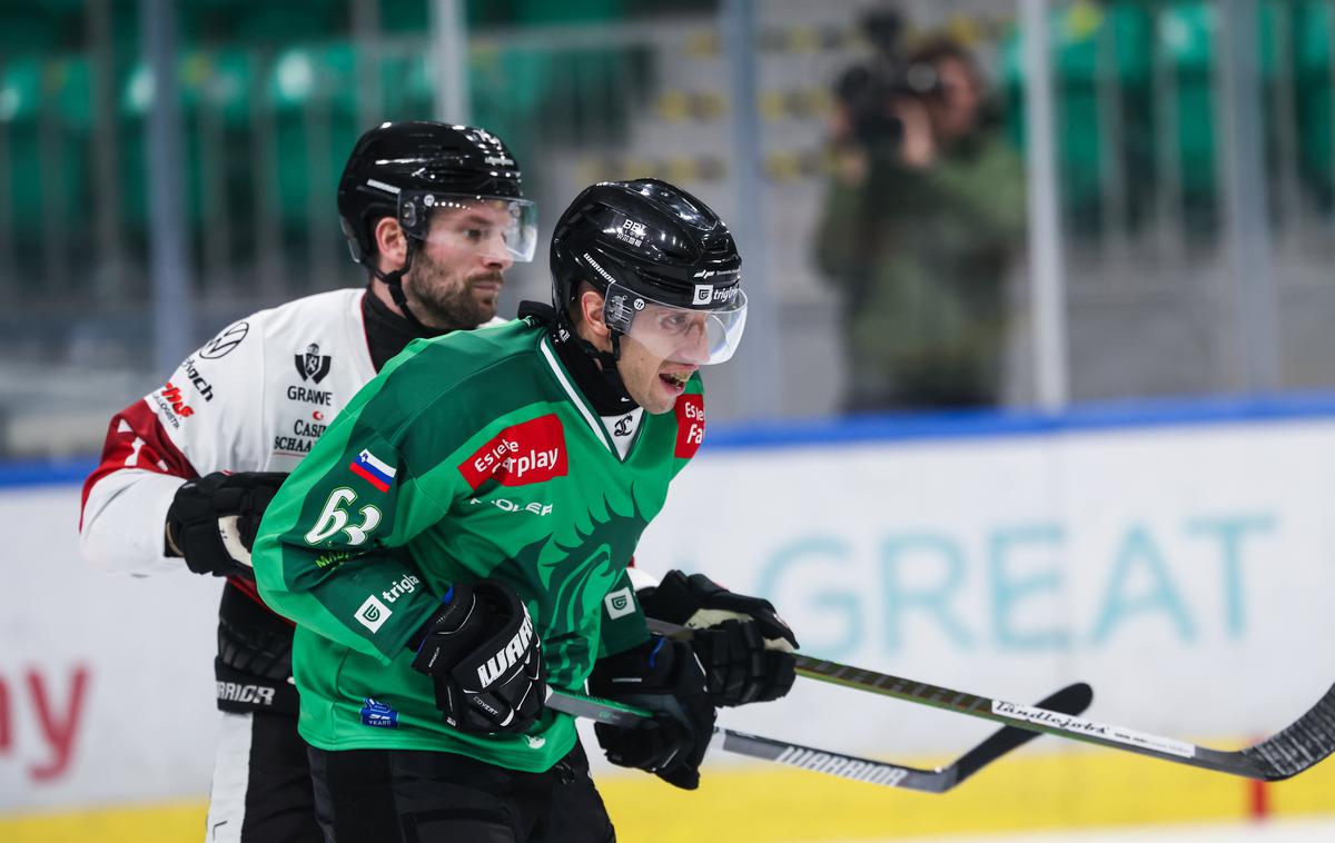 Hk olimpija ljubljana, Nick Bonino | Olimpija gosti trikratnega zaporednega prvaka Salzburg. | Foto Aleš Fevžer