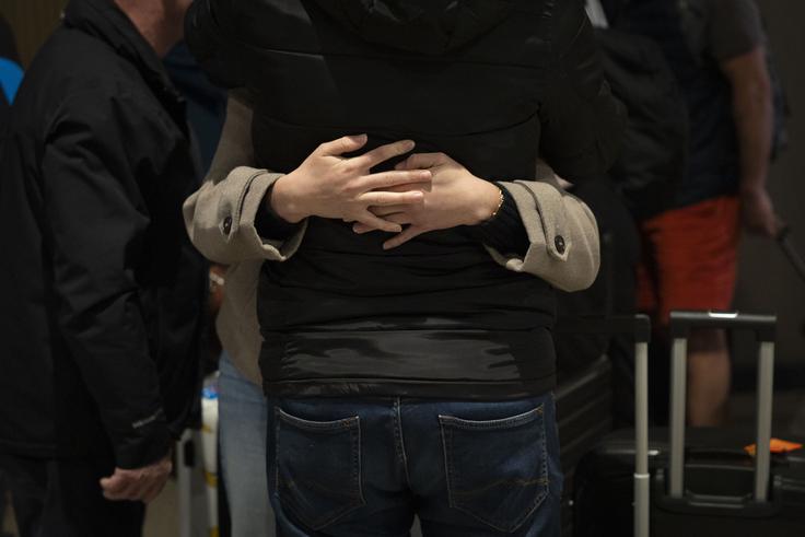 Prihod potnikov iz Omana. | Foto: Bojan Puhek