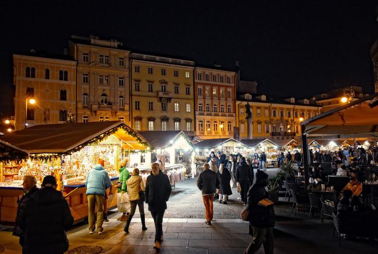 Bogata ponudba stojnic vsako leto privabi obiskovalce od blizu in daleč. | Foto: Pixsell/Sasa Miljevic