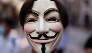 Na ulicah Hongkonga na tisoče protestnikov z maskami