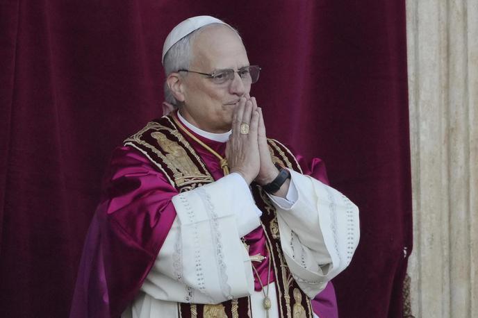 Papež Leon XIV. | Na dogajanje v Gazi, kjer je bila ta teden tarča napada tudi katoliška cerkev, se je odzval tudi papež Leon XIV., ki je med današnjo molitvijo Angelovega čaščenja pozval "k takojšnji ustavitvi barbarstva te vojne in mirni rešitvi konflikta". | Foto Guliverimage