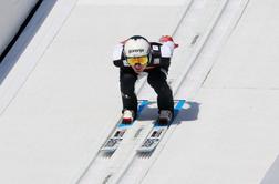 V živo: Domen Prevc v poskusni seriji veliko bolje