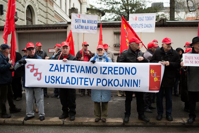 Pokojnine | V sindikatu se namreč zavzemajo, da bi povprečna pokojnina znašala 72 odstotkov povprečne plače, po zadnjih dostopnih podatkih pa povprečna pokojnina znaša 56,9 odstotka povprečne plače. | Foto Klemen Korenjak