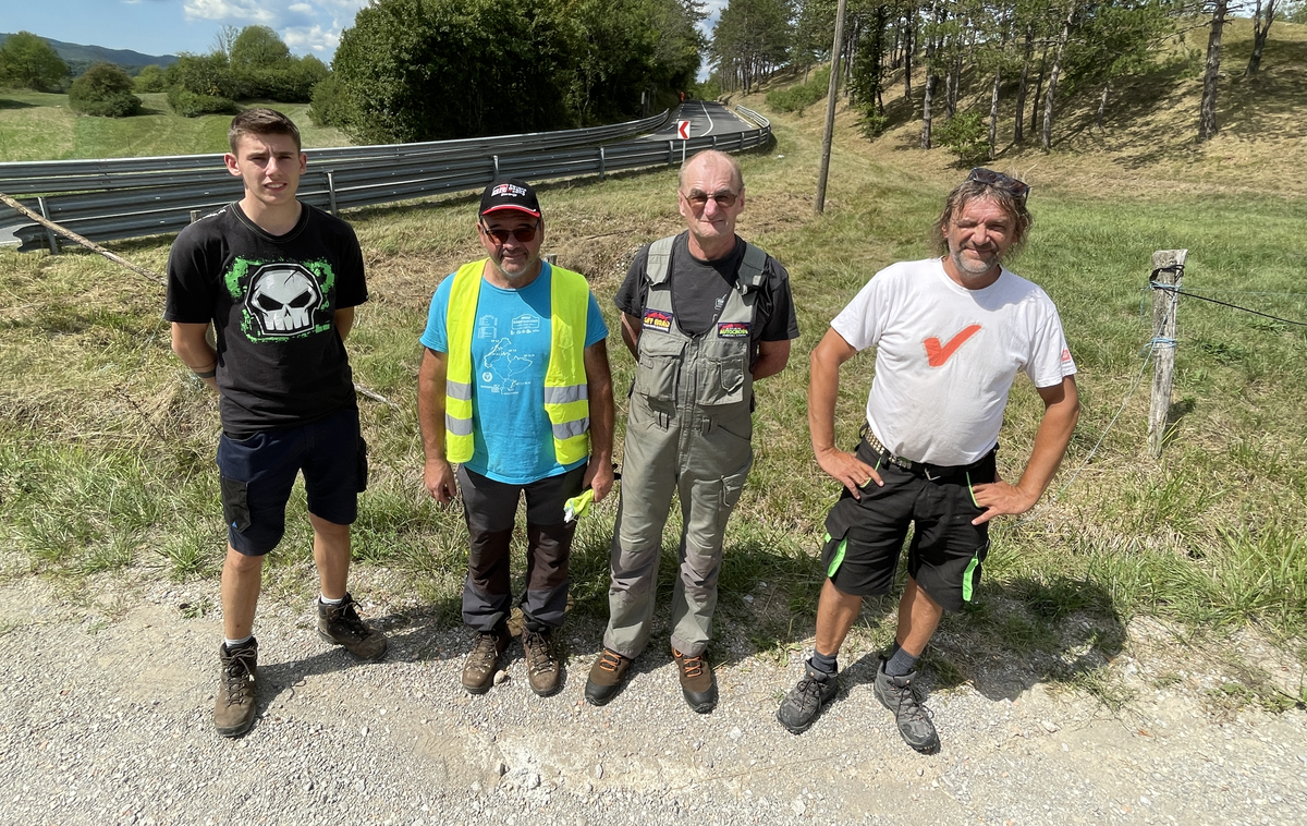 gorska dirka Ilirska Bistrica | Nekaj dni pred štartom dirke. Evgen Bolčina (skrajno desno) s tremi pomočniki Mirom Golobom, Martinom Slugo in Brankom Česnikom. | Foto Gregor Pavšič