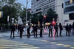 Protestnike v središču mesta pričakal policijski kordon #foto #video