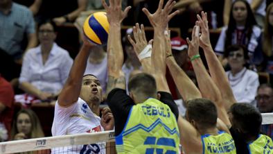 Slovenci ob koncu pretili, a popustili in se oddaljili od OI