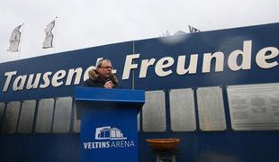 Odkrili spomenik žrtvam holokavsta na štadionu Schalkeja