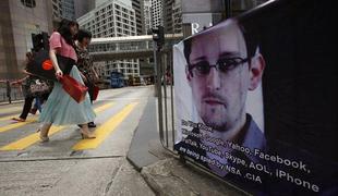 Snowden uperil prst še proti britanski obveščevalni službi