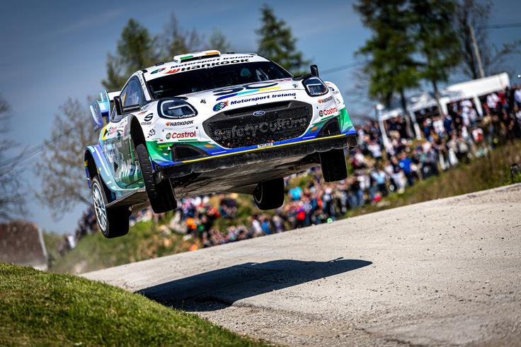Spet atraktivni skoki na cesti pri Karlovcu. | Foto: Croatia Rally