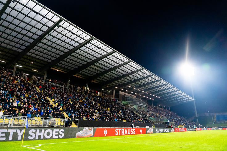 Na zadnji tekmi v letu 2025 se je na stadionu Z'dežele zbralo 5.240 gledalcev. | Foto: Filip Barbalić