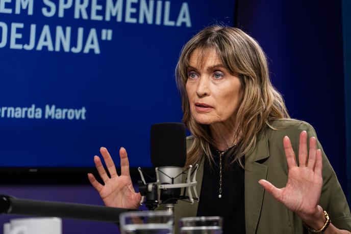 Nekoč najlepša Slovenka brez dlake na jeziku: Operirane so vse po istem kopitu