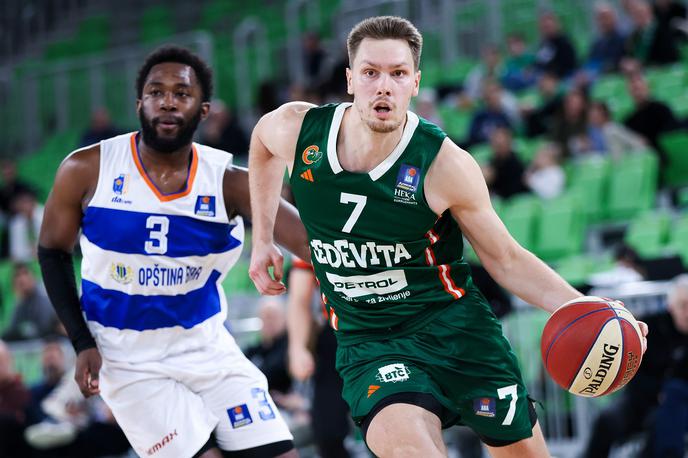 Cedevita Olimpija Mornar | Cedevita Olimpija je odpravila zadnjeuvrščeni Mornar.kar za 42 točk razlike. Najboljši strelec pri gostiteljih je biol Gregor Glas (20 točk). | Foto Filip Barbalić