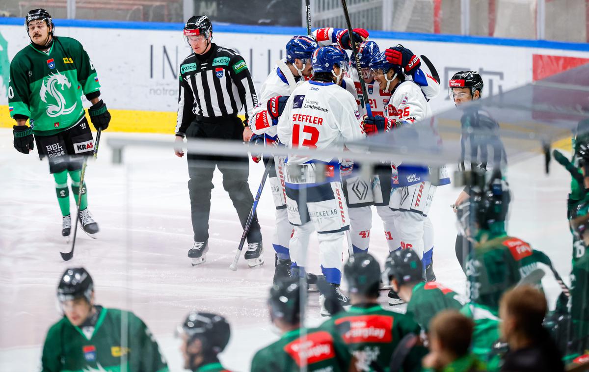 HK Olimpija : Innsbruck | Hokejisti Olimpije so v nedeljo prvič v sezoni IceHL izgubili na domačem ledu, in sicer v podaljšku s 6:7 proti Innsbrucku. Po porazu so dejali, da niso bili pravi. | Foto Aleš Fevžer