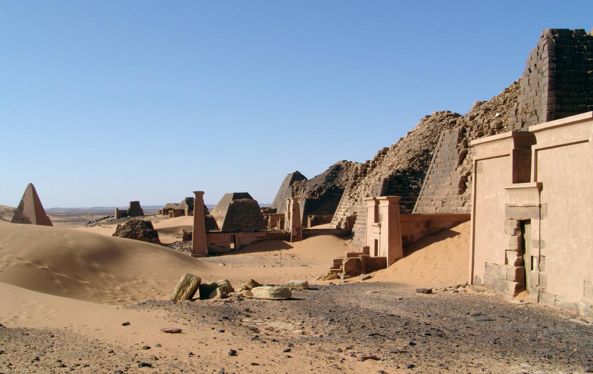 Sudan | Leta 2017 je Sudan postal "ruska vrata v Afriko". V državi so tudi plačanci skupine Wagner, ki med drugim varujejo rudnike zlate. Izkopano zlato potem preko Sirije prevažajo v Rusijo. | Foto Guliverimage