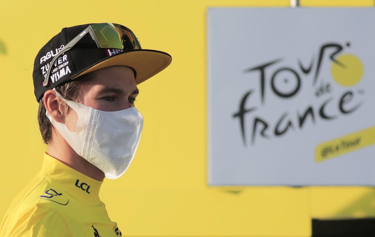 Primož Roglič | Primož Roglič še naprej ostaja v rumeni majici vodilnega na Dirki po Franciji. | Foto Reuters