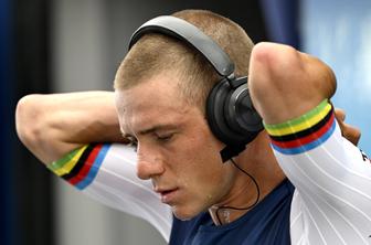 Kaj o prestopni sagi Evenepoela k Rogliču pravi njegov nekdanji šef?