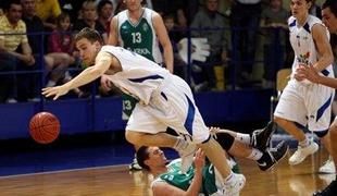 Domžalčani ostali v boju za lovoriko