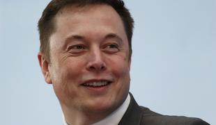 Elon Musk je po desetletju pravnega spora le postal lastnik domene tesla.com