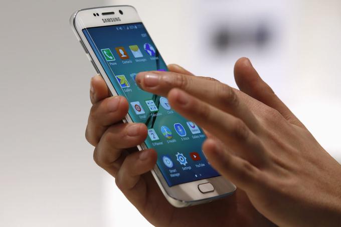 Samsung Galaxy S6 edge (2015) | Foto: Reuters